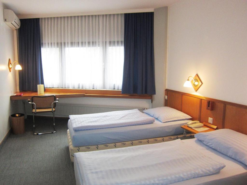 Hotel Corvinus Wiener Neustadt Værelse billede